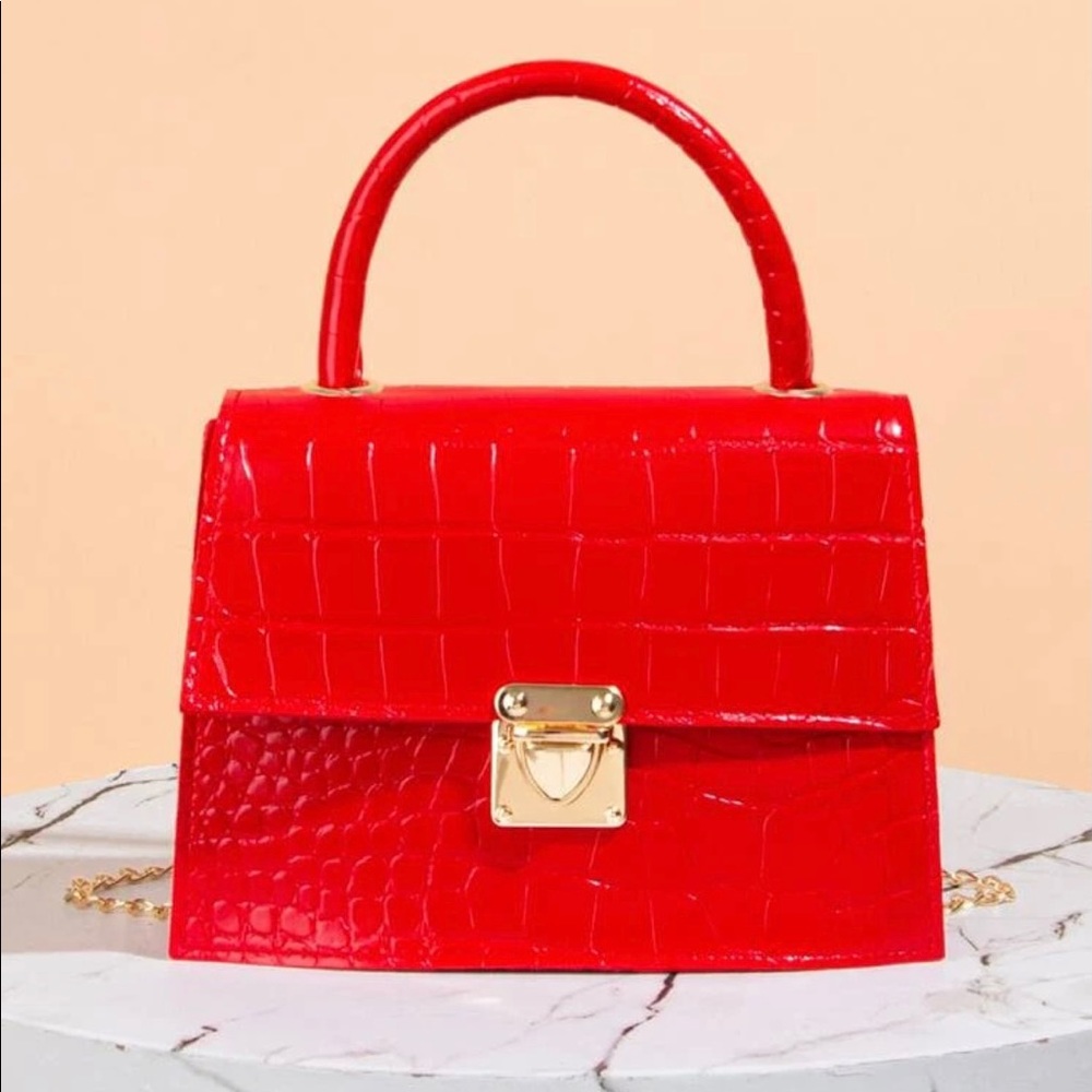 Red push lock mini chain bag